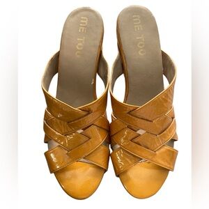 Me Too brand Wedge sandals size 8.5